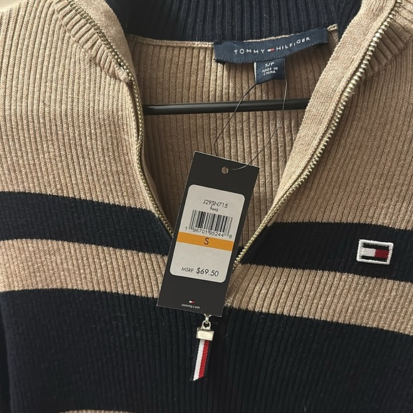BNWT Tommy Hilfiger striped long sleeve sweater - Picture 2 of 2